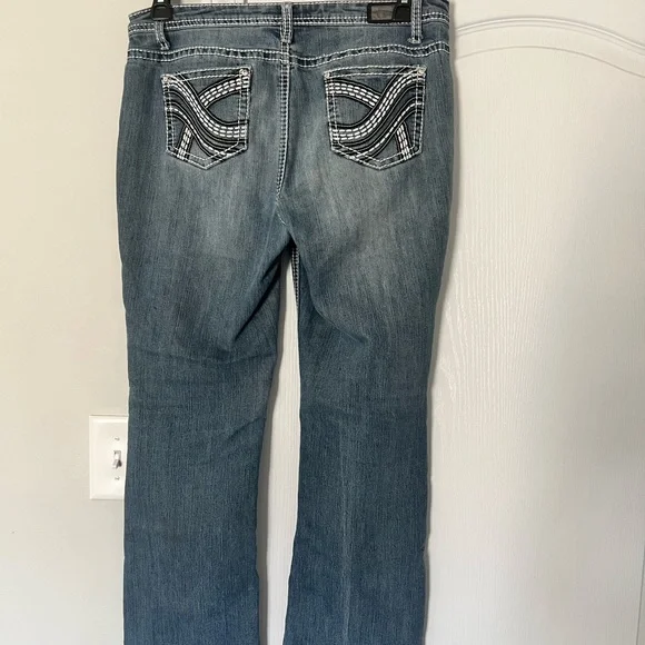 Earl Jeans | boot cut jeans - 10 - Picture 3 of 8